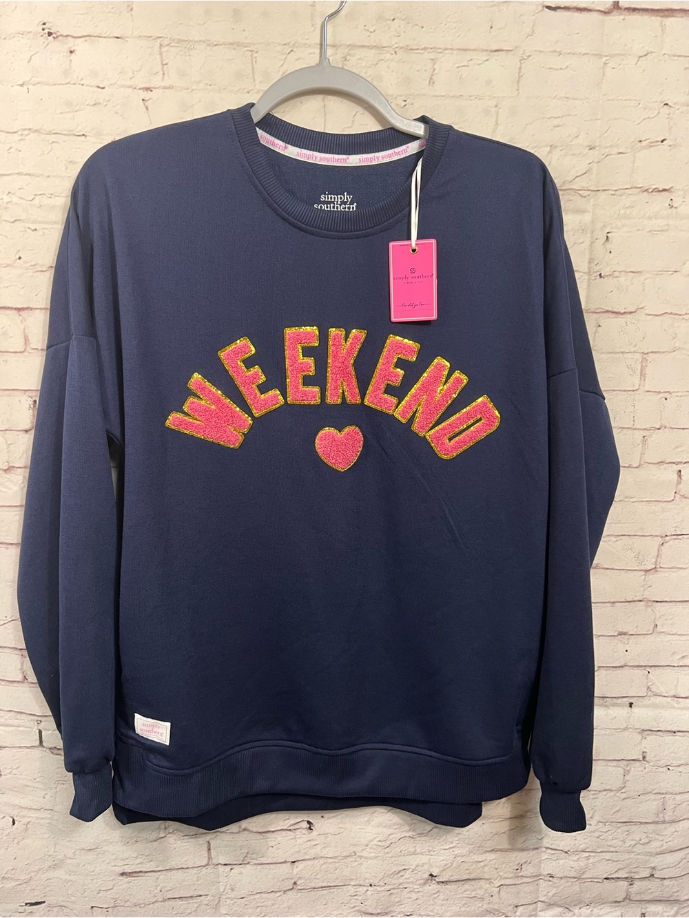 Simply Southern MEDIUM lightweight WEEKEND Sweatshirt Crew Navy blue Pink NWT